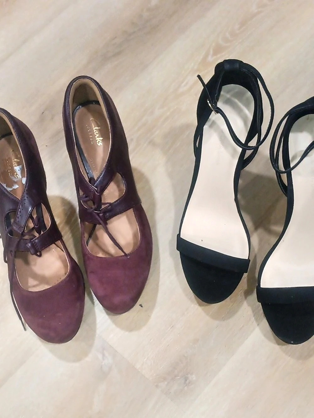FLASH SALE Clarks Strappy Heels in Purple & BLACK Heels